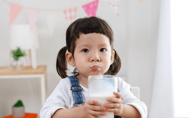 sữa cho bé chậm tăng cân