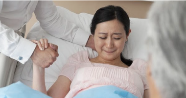 Sinh mổ - sinh thường có ảnh hưởng đến sức khỏe mẹ bầu?