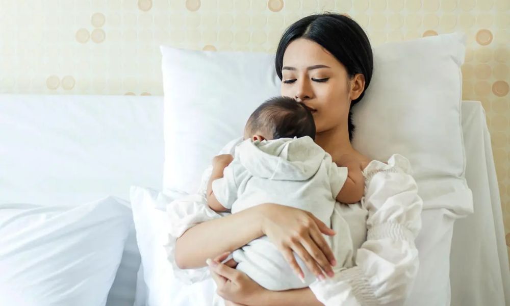 Mẹ sau sinh cần tránh bị nhiễm lạnh