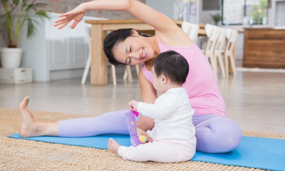Nên vận động nhẹ nhàng sau sinh