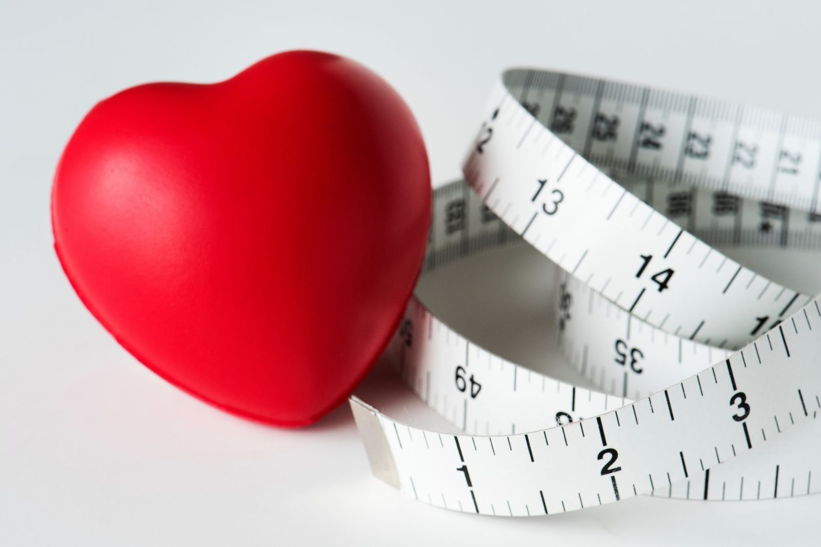 Quản l&yacute; c&acirc;n nặng ph&ugrave; hợp l&agrave; một trong những yếu tố bảo vệ sức khỏe tim mạch