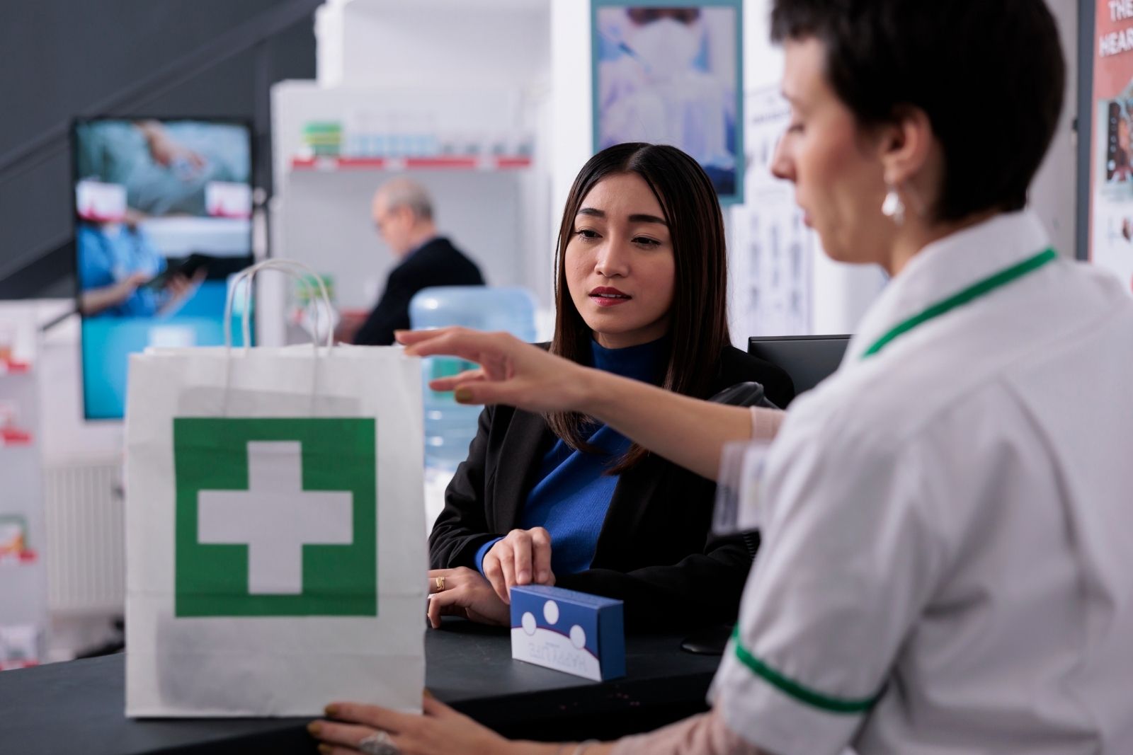 Mua sữa xương khớp ở đâu uy tín?